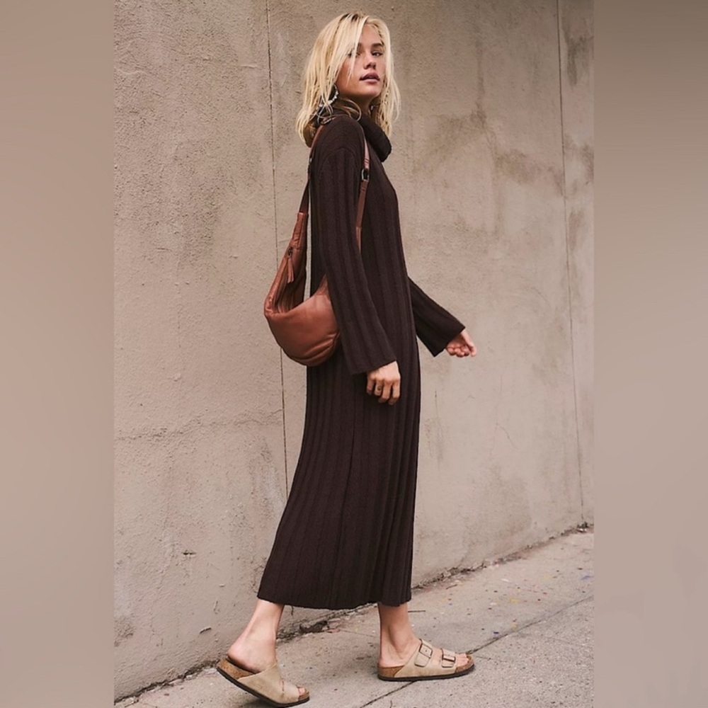 Free People Wanda Sweater Dress
Dark Brown Coffee Large
